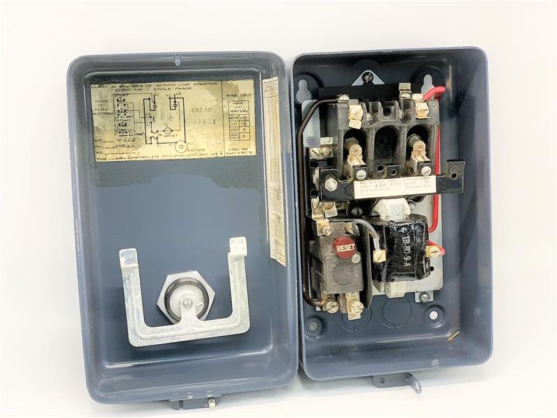 13A21-26 by CLARK EQUIPMENT