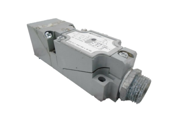 BALLUFF BES-517-442-U5-L-D-S5