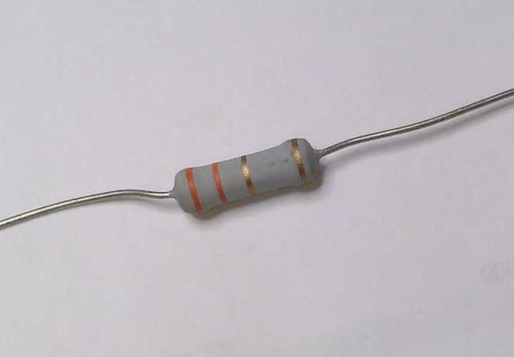 YAGEO RSF200JB-73-3R3