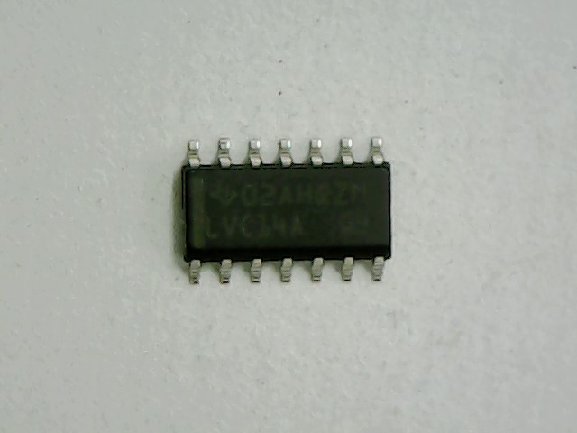 TEXAS INSTRUMENTS SEMI SN74LVC14AD