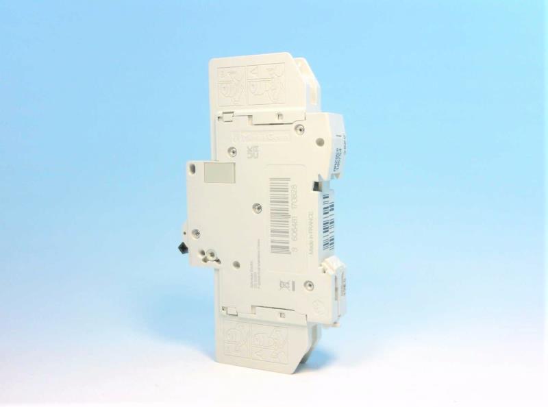 SCHNEIDER ELECTRIC M9F52104
