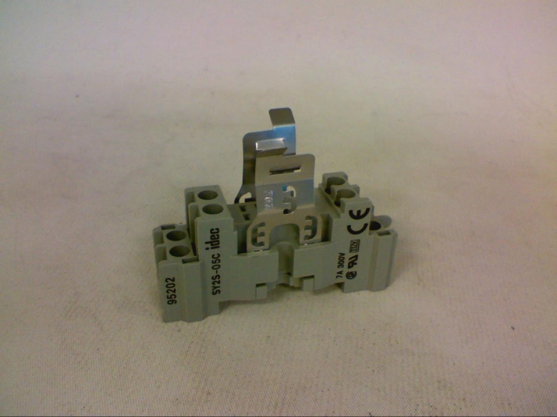 78040098884 by CARLTON BATES