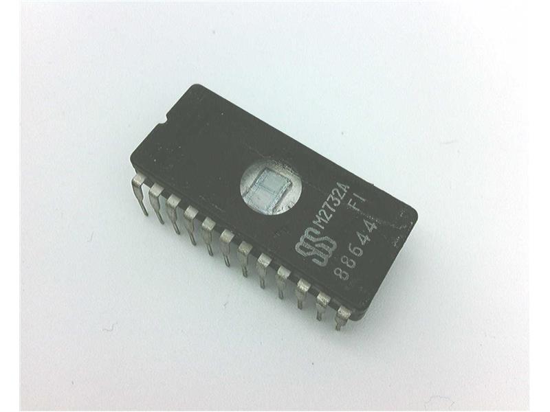 ST MICRO M2732A