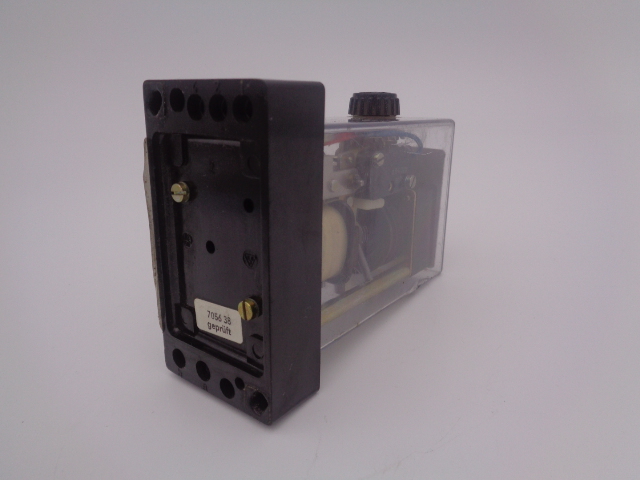 DOLD VR560-AC220-.2-180S