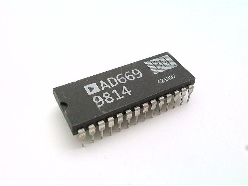 ANALOG DEVICES AD669BNZ