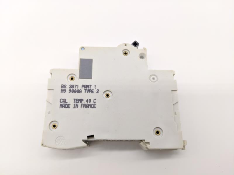 SCHNEIDER ELECTRIC MG25589