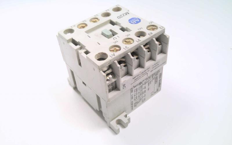 ALLEN BRADLEY 700-M220A1