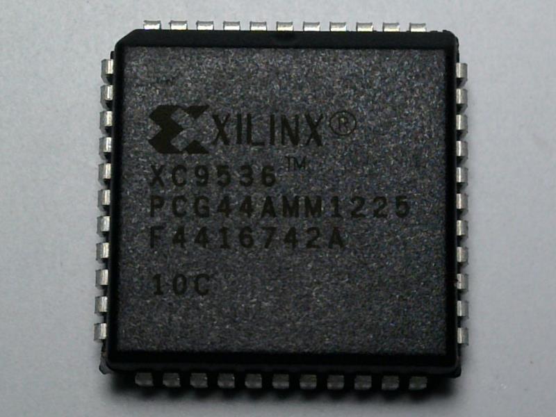 XILINX XC9536-10PCG44C