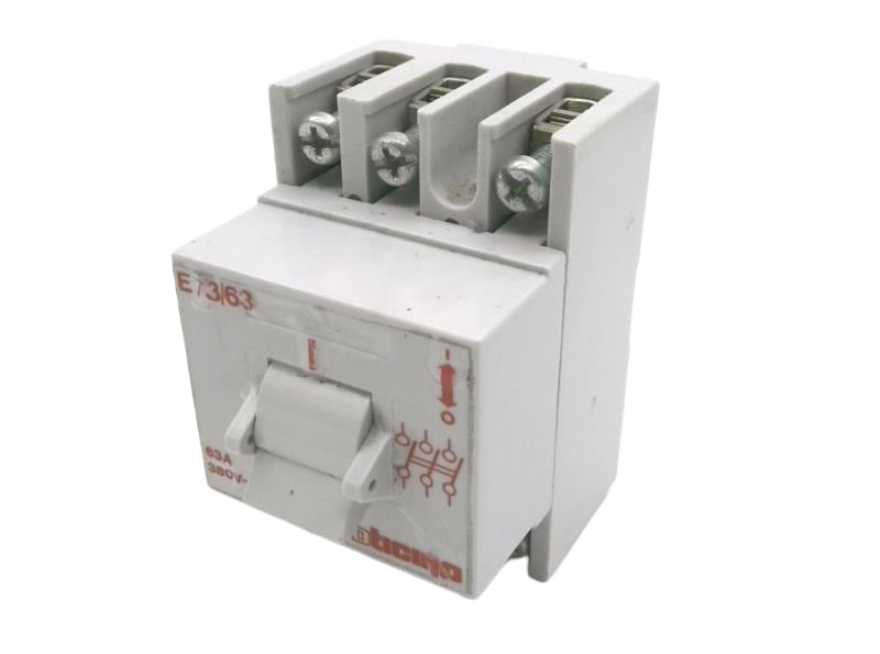 E73/63 by LEGRAND