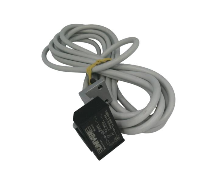 UNIVER GROUP KM-032050