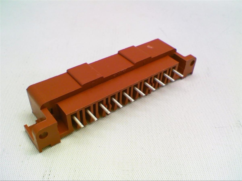 TE CONNECTIVITY 207584-8-QTY7