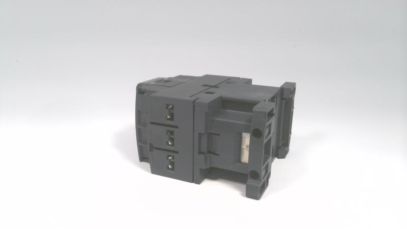 SCHNEIDER ELECTRIC CAD32M7