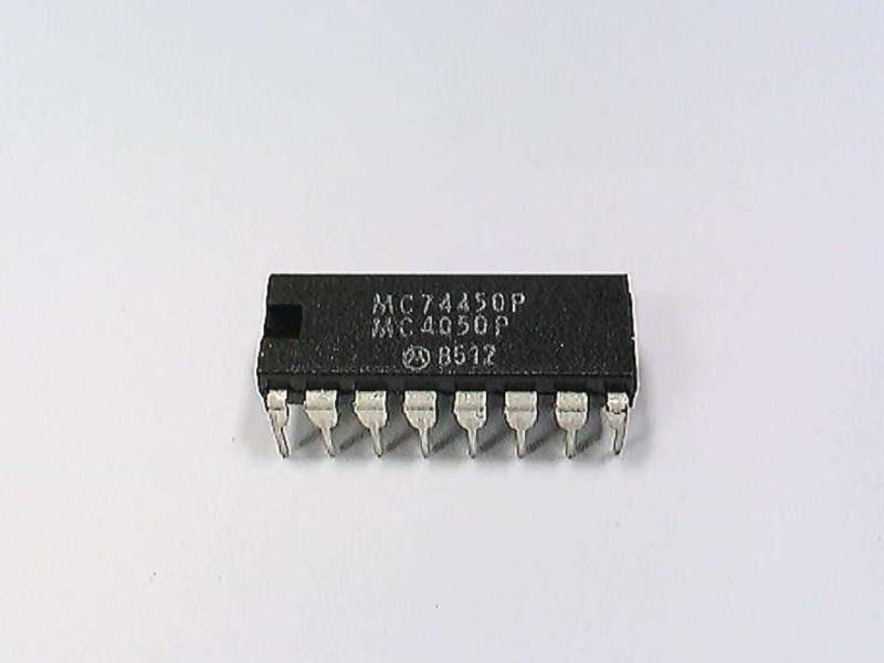 NXP SEMICONDUCTOR MC74450P