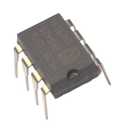 NXP SEMICONDUCTOR P82B715PN