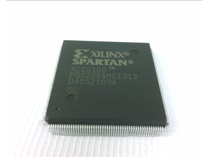 XILINX XC2S100-PQG208AMS1313-D4552163A-5C