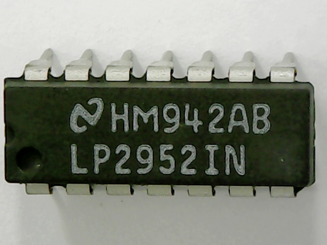 NATIONAL SEMICONDUCTOR LP2952IN