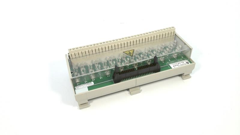 ALLEN BRADLEY 1492-IFM40F-FSA-4