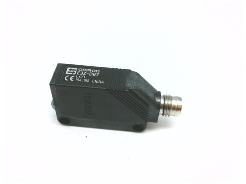 OMRON E3Z-D67