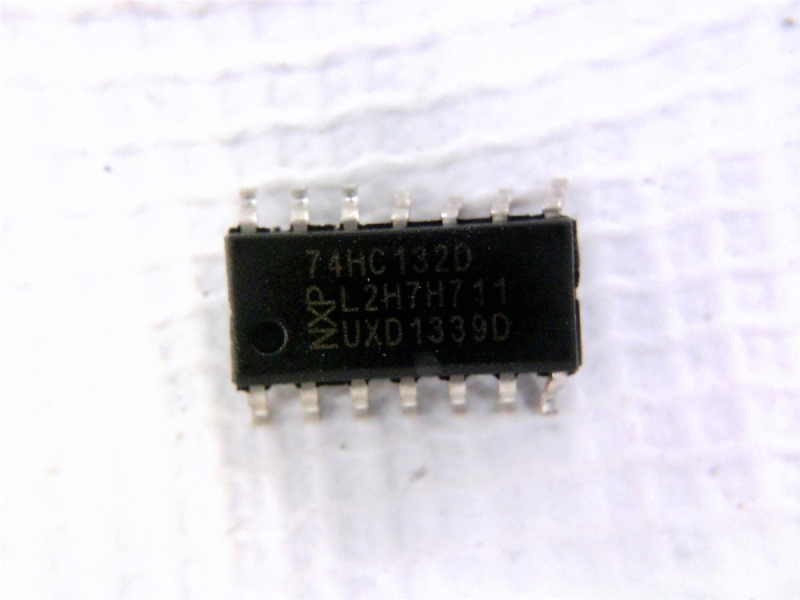 NXP SEMICONDUCTOR 74HC132D
