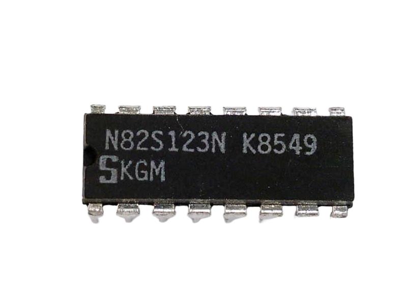 NXP SEMICONDUCTOR IC82S123AN