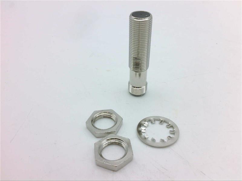 OMRON E2A-M12KS04-M1-B1