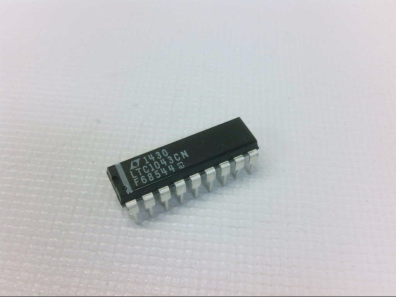 ANALOG DEVICES LTC1043CN