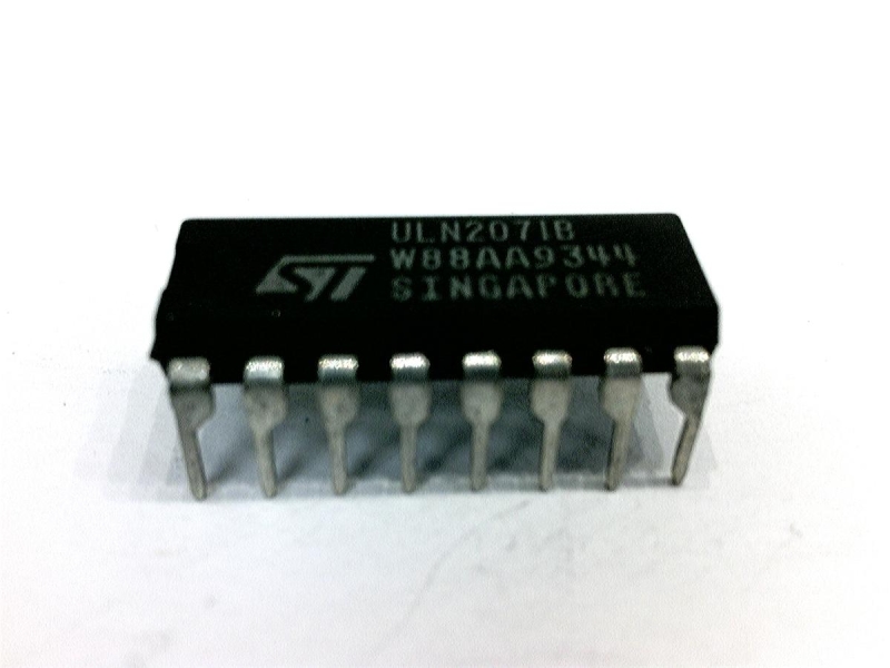 ST MICRO IC2071B