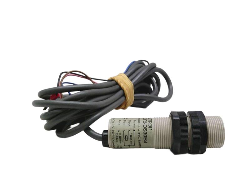 OMRON E3F2-DS30-B4