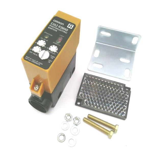 OMRON E3A2-R3M4D