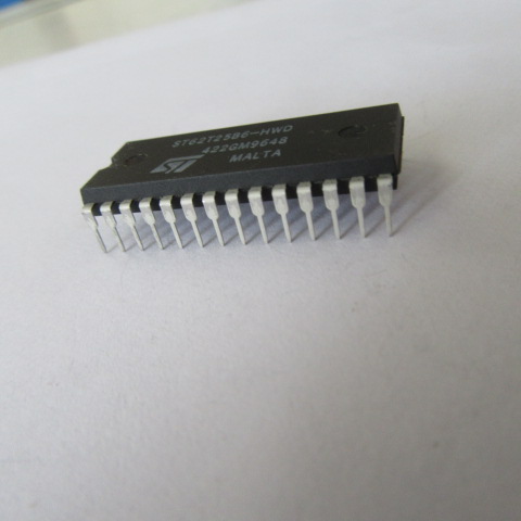 ST MICRO ST62T25B6/HWD