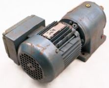 SEW EURODRIVE R40DT71C4