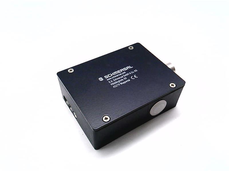 SCHMERSAL AZM 415-02/11ZPKE 24VAC/DC