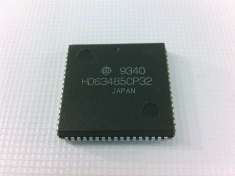 HITACHI HD63485CP32