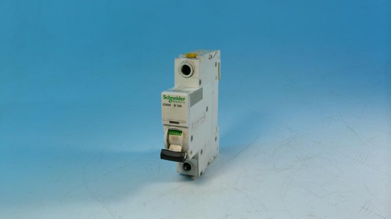 SCHNEIDER ELECTRIC A9F04110