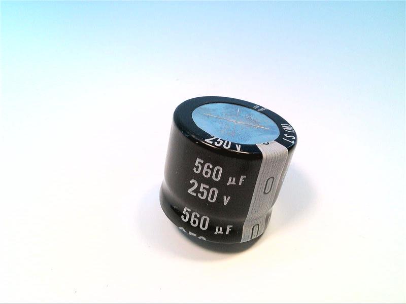 NICHICON LLS2E561MELB