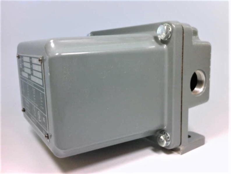 TELEMECANIQUE SENSORS 9013GHW2J63
