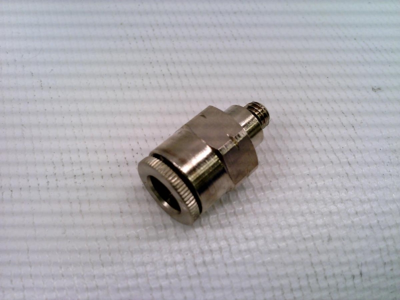 6512 04-32 by CAMOZZI