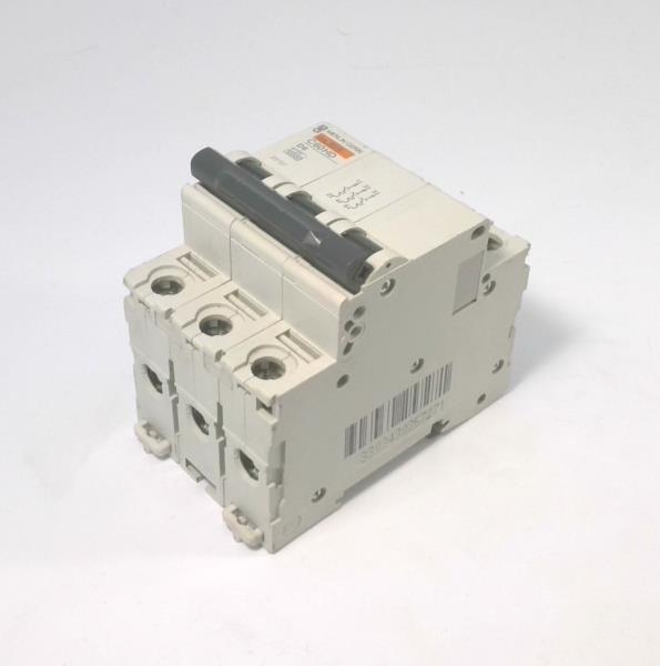 SCHNEIDER ELECTRIC C60HD306