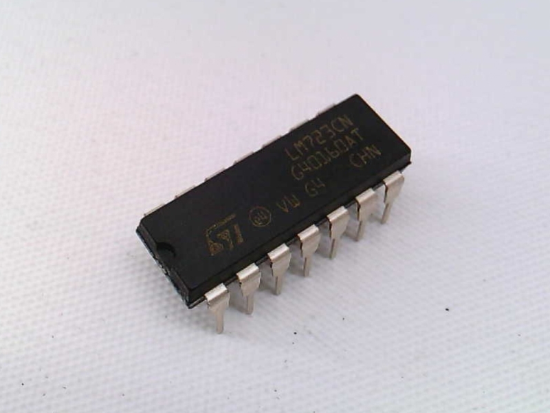 ST MICRO LM723CN