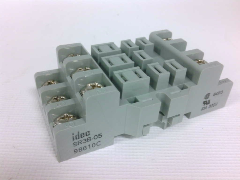 CARLTON BATES 78040001715