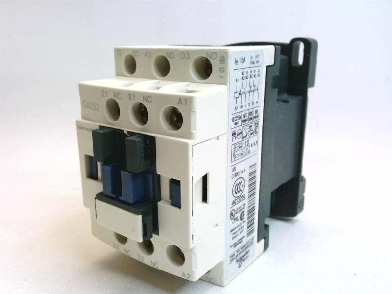 SCHNEIDER ELECTRIC CAD32FE7