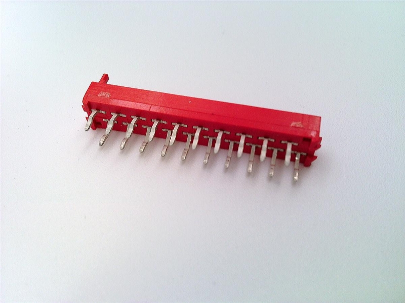 TE CONNECTIVITY 9-215464-0