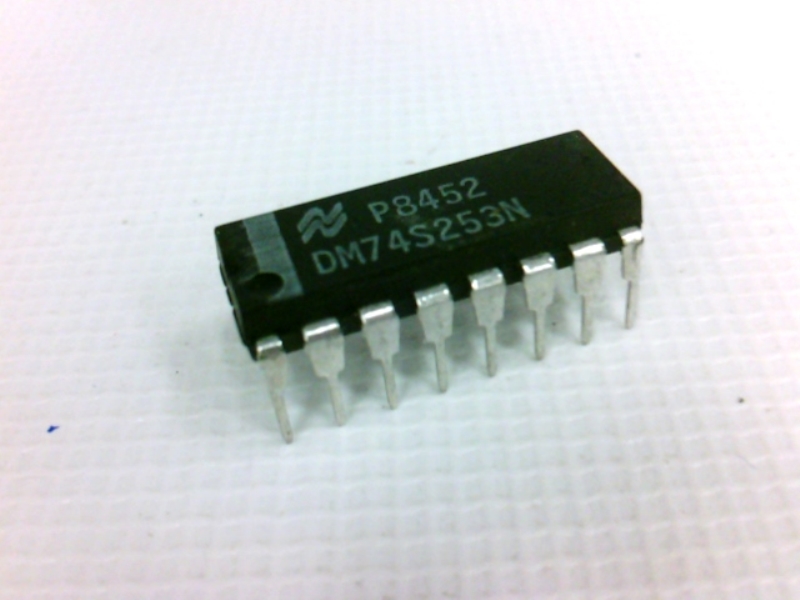 TEXAS INSTRUMENTS SEMI DM74S253N