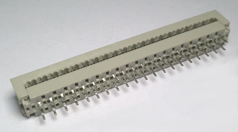 TE CONNECTIVITY 4-216791-0