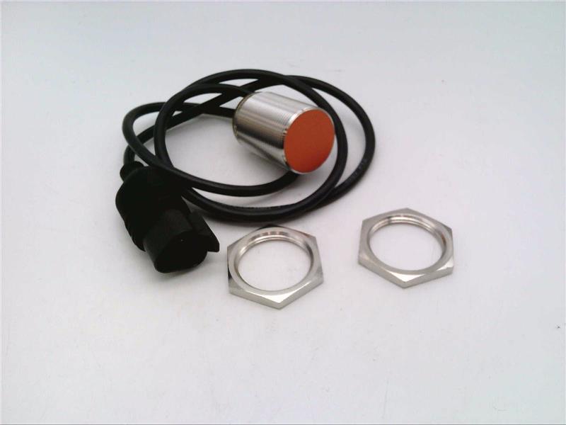 EFECTOR IIB3015BBPKG/0,9M/DT04-3P-IIS295