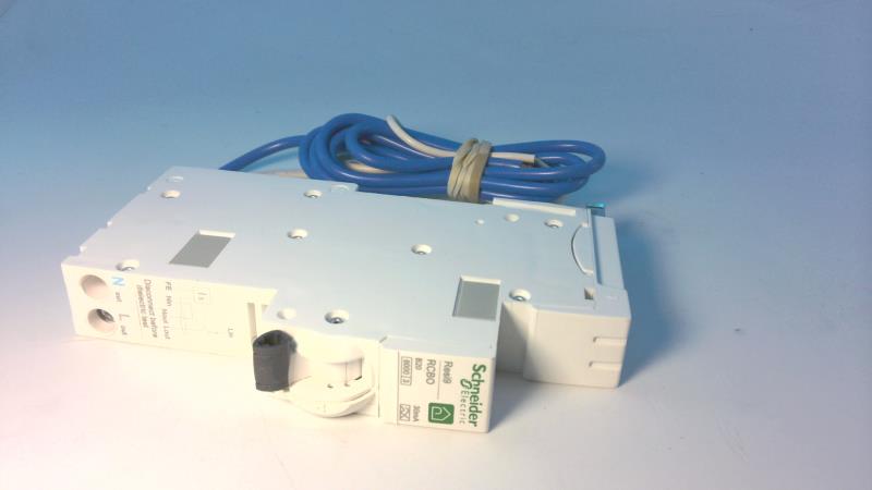 SCHNEIDER ELECTRIC R9D87820