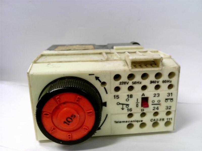 SCHNEIDER ELECTRIC CA2-FR111U7