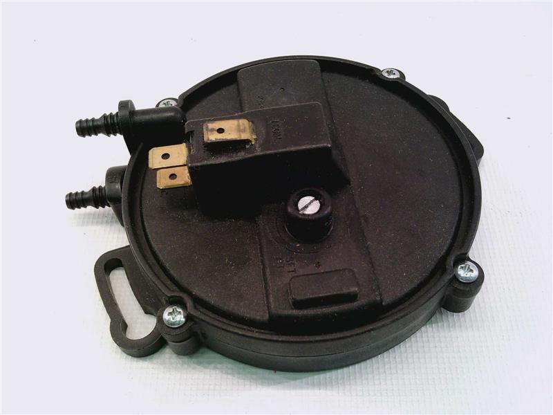 33CSAS-01 by UNITED TECHNOLOGIES