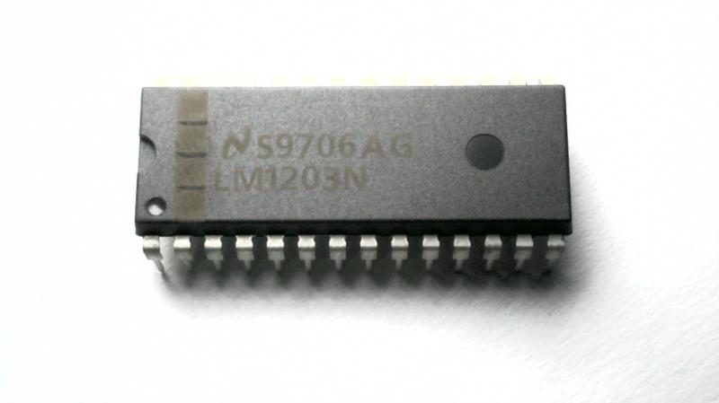 NATIONAL SEMICONDUCTOR LM1203N
