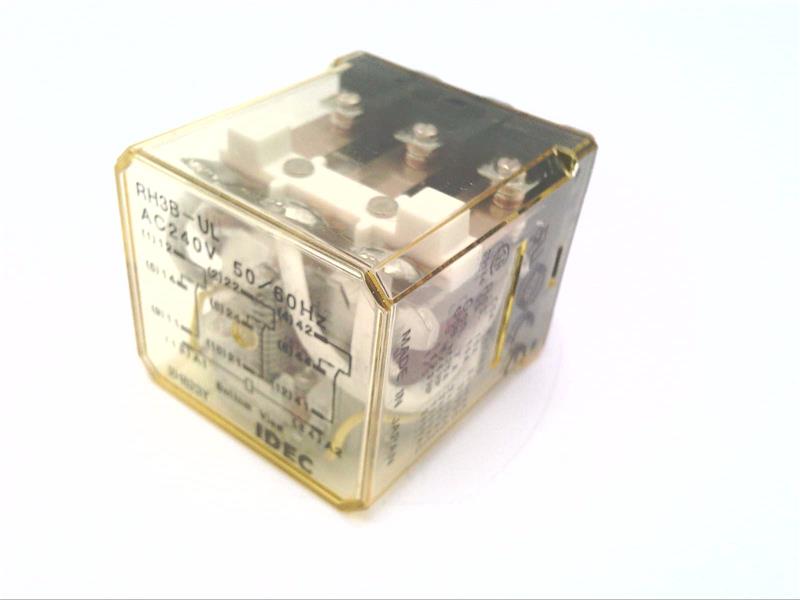 IDEC RH3B-ULAC240V